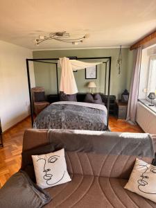 Pension FAULPELZ - Budget Apartment mit Küche, Badewanne