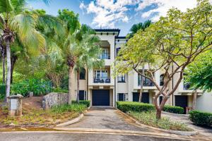 Pacifico Townhouse 106