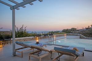 Kastro Shared Pool Suites