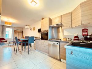 Maisons de vacances Le Montadou avec Roof Top - local velosmotos - netflix - climatisation : photos des chambres