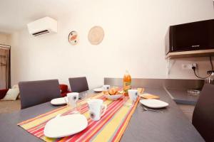 Maisons de vacances Le Montadou avec Roof Top - local velosmotos - netflix - climatisation : photos des chambres