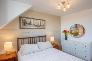 Mabels Cottage by the beach