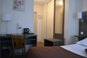 Hotels Logis-Hotel LE CARNOT : Chambre Simple