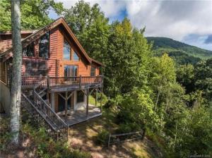 Beautiful Log Cabin with Panoramic Views - 3hvězdičkové hotely ve městě Maggie Valley