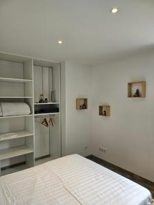 Appartements Villa avec baignoire balneo veranda & jardin : photos des chambres