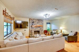 Spacious Alexander City Retreat with Private Dock!