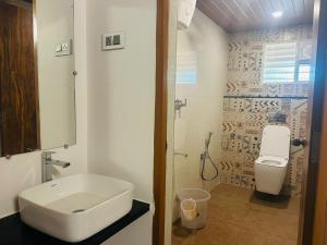 Hampi Village Resort & Tutti Cafe