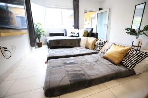3 Bedroom 3 Bathroom Miami Beach Apartment with Free Parking