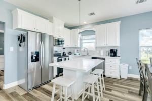 Beachpointe - Right by Beach, Sea & Sand Views For Miles!