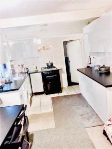 Spacious Room near central london