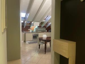 Milano-Como Elegant with AC e WIFI front station