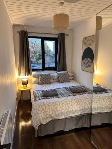 BrightCentral Apartment With Parking