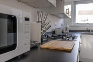 Modern 3 Bed House-Free Parking