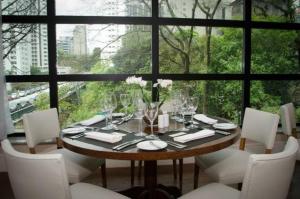 Quarto de casal - Caesar Towers Paulista - Blue Tree Premium Paulista - à 150 metros da Avenida Paulista - estadia estendida - bônus 12 horas