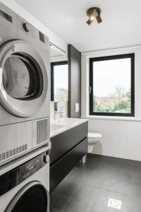 Elegant & Spacious House close to Center