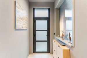 Elegant & Spacious House close to Center