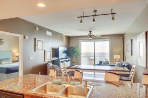 Beachfront Panama City Condo Walk to Pier Park!
