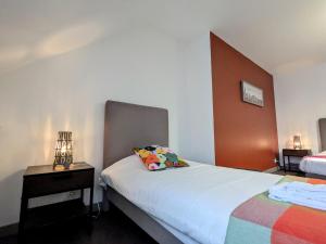 Gîte de charme avec piscine couverte, proche Paris, nature et activités en Berry - FR-1-591-9