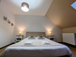 Gîte de charme avec piscine couverte, proche Paris, nature et activités en Berry - FR-1-591-9