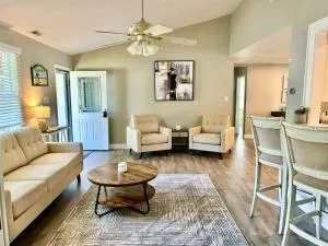 A Shore Thing - Spacious House w Large Deck, BBQ, Linens & Pet Friendly - Cold Spring