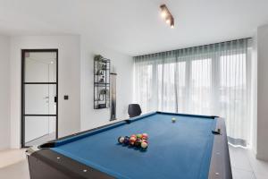 Modern & Spacious House with Wellness