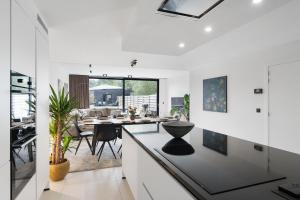 Modern & Spacious House with Wellness