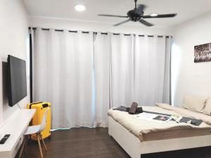 Almas Suites Poolview Netflix 100mbps BySTAY
