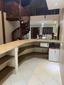 Casa adorável com 6 quartos, piscina, sauna, lareira e academia