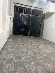 Casa c garagem Santa Inês próx a av contagem