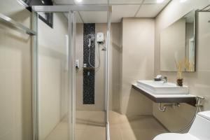 Phòng Tiêu chuẩn có giường cỡ king (Standard King Bed)