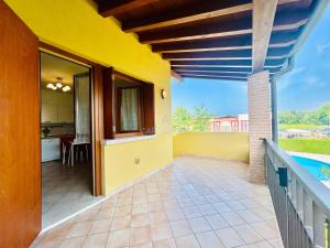 Topazio Apartment - Vista piscina a 150m dal Lago