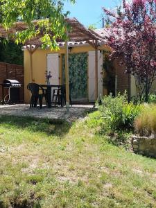 Maisons de vacances Gite les Romarins : photos des chambres