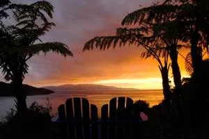 Fantasy Island - private seaview cabins - Port Fitzroy