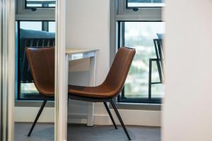 Central Southbank 1BR Apt with Balcony and Study Desk