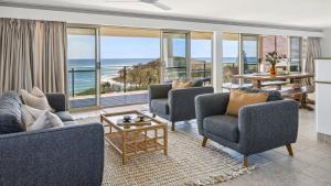 Convent Cove - Penthouse with views over Convent - Holiday Yamba