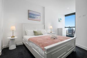 Breathtaking City and Bay Views Apt Best Location