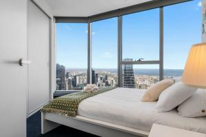 Breathtaking City and Bay Views Apt Best Location
