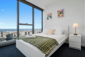 Breathtaking City and Bay Views Apt Best Location