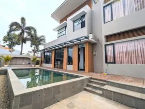 Cottonwood Villa Zamrud - Pingpong BBQ Pool Disney - Cijangkar