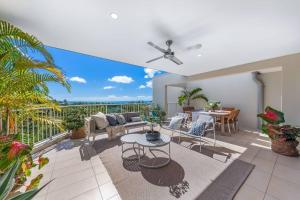Large, Luxurious Townhouse Stunning Oceanviews