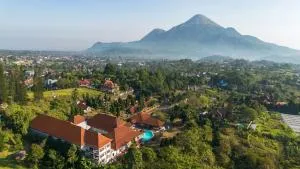 Royal Hotel and Villas Trawas - Jatijejer