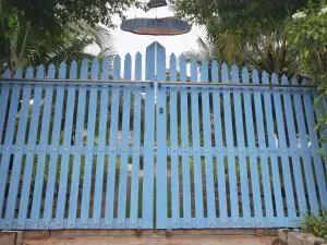 House on the hyll - Hàm Tân