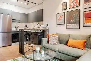 Emerald 34 Bourgogne Studio - El Hank