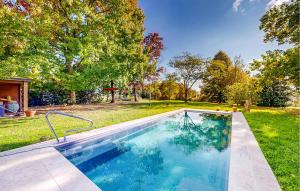 Nice Home In Montgaillard