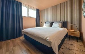 2 Bedroom Beautiful Apartment In Bièvre