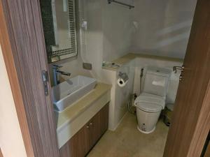 Nam talay studio room city view wifi smart 4k tv