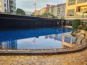 Nam talay studio room city view wifi smart 4k tv