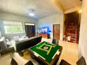 fb驛樓6-10人獨棟庭院包棟-65吋歡唱-電動麻將-廚房-烤肉-親子-影音-寵物免費-近落羽松-泛舟-農場-地熱 -請透過粉絲團預約勿在此下訂- - 大同区