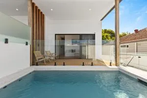 Luxe Oasis Adamstown - Redhead