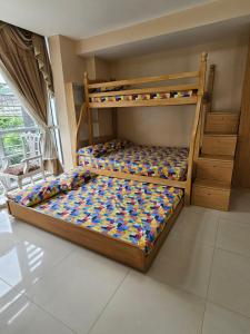 Myna Lagoon Pico de Loro